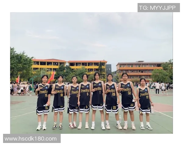 东单篮球场景尽显热血青春的运动魅力与团队精神的完美融合